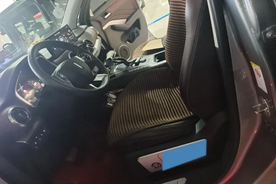 2021 WEY VV6 2.0T 227HP L4 7DCT,autocango,china used car exporter,china ev exporter,chinese used car exporter,chinese used ev exporter