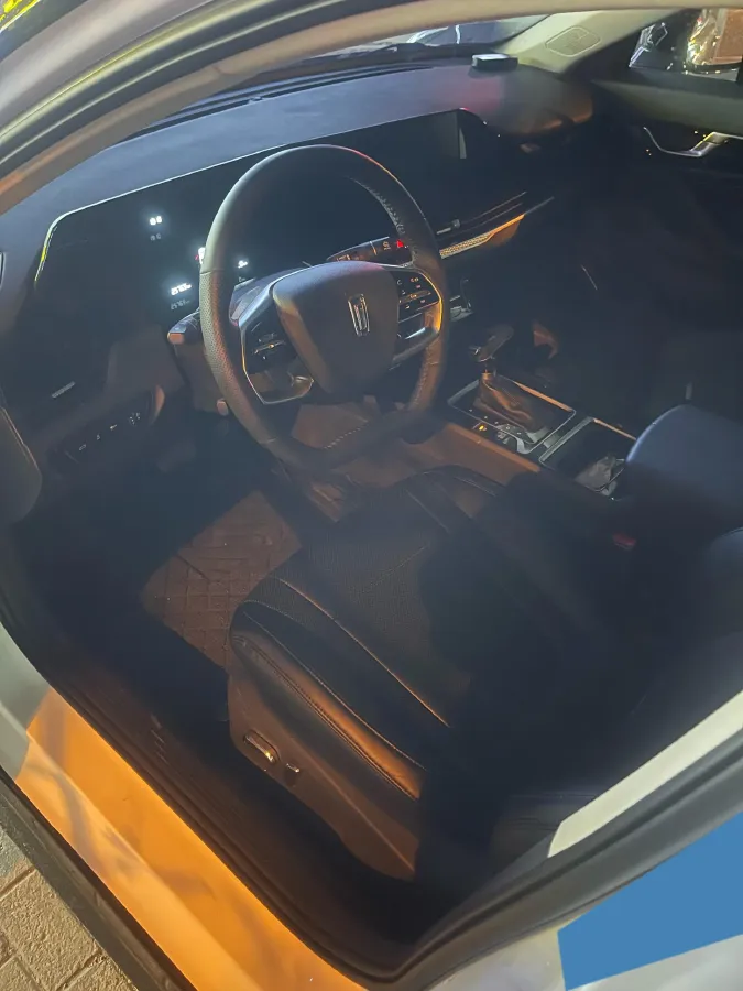 2022 Bestune B70 1.5T 169HP L4 7DCT,autocango,china used car exporter,china ev exporter,chinese used car exporter,chinese used ev exporter