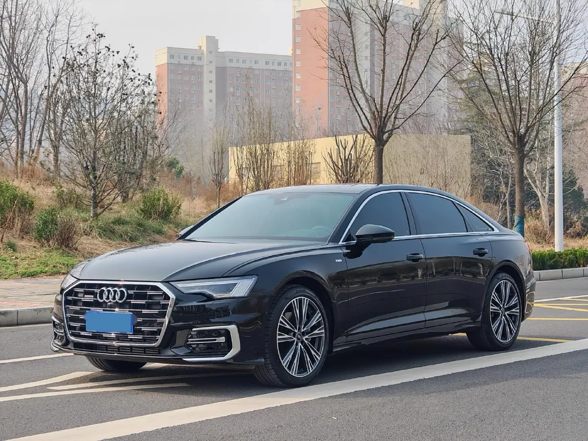 2025 Audi A6L 2.0T 245HP L4 7DCT,autocango,china used car exporter,china ev exporter,chinese used car exporter,chinese used ev exporter