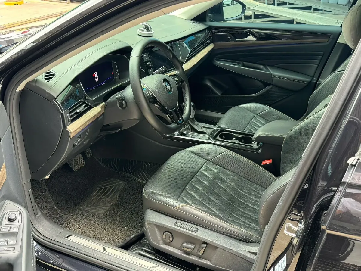 2019 Volvo V40 1.5T 152HP L4 6AT,autocango,china used car exporter,china ev exporter,chinese used car exporter,chinese used ev exporter