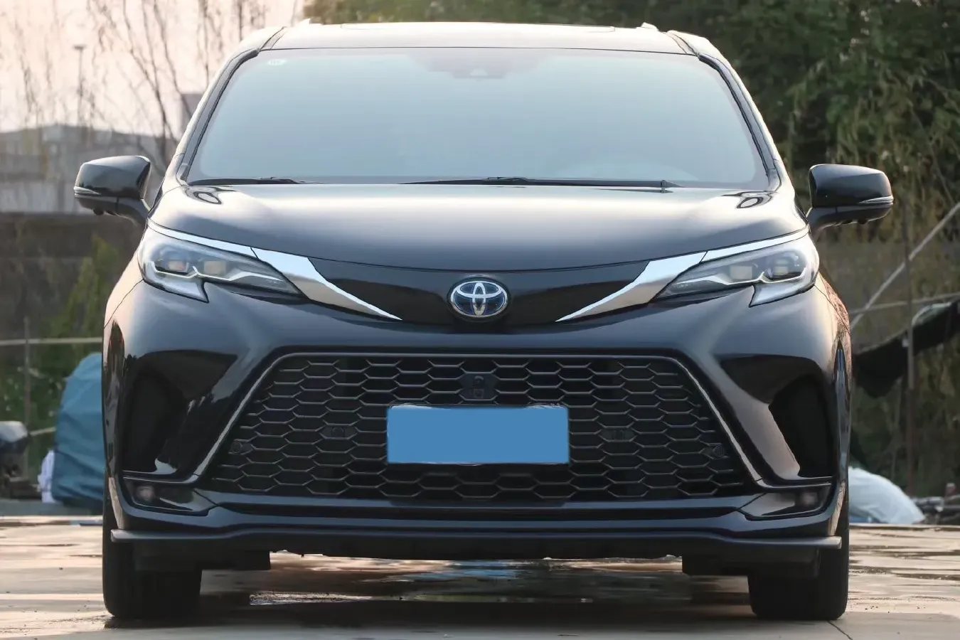 2022 Toyota Granvia 2.5L 192HP L4 E-CVT Hybrid,autocango,china used car exporter,china ev exporter,chinese used car exporter,chinese used ev exporter