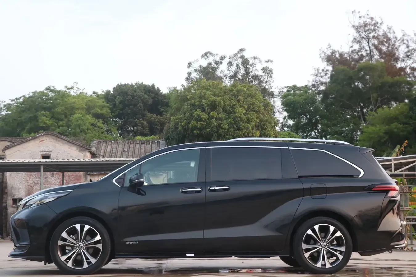 2022 Toyota Granvia 2.5L 192HP L4 E-CVT Hybrid,autocango,china used car exporter,china ev exporter,chinese used car exporter,chinese used ev exporter