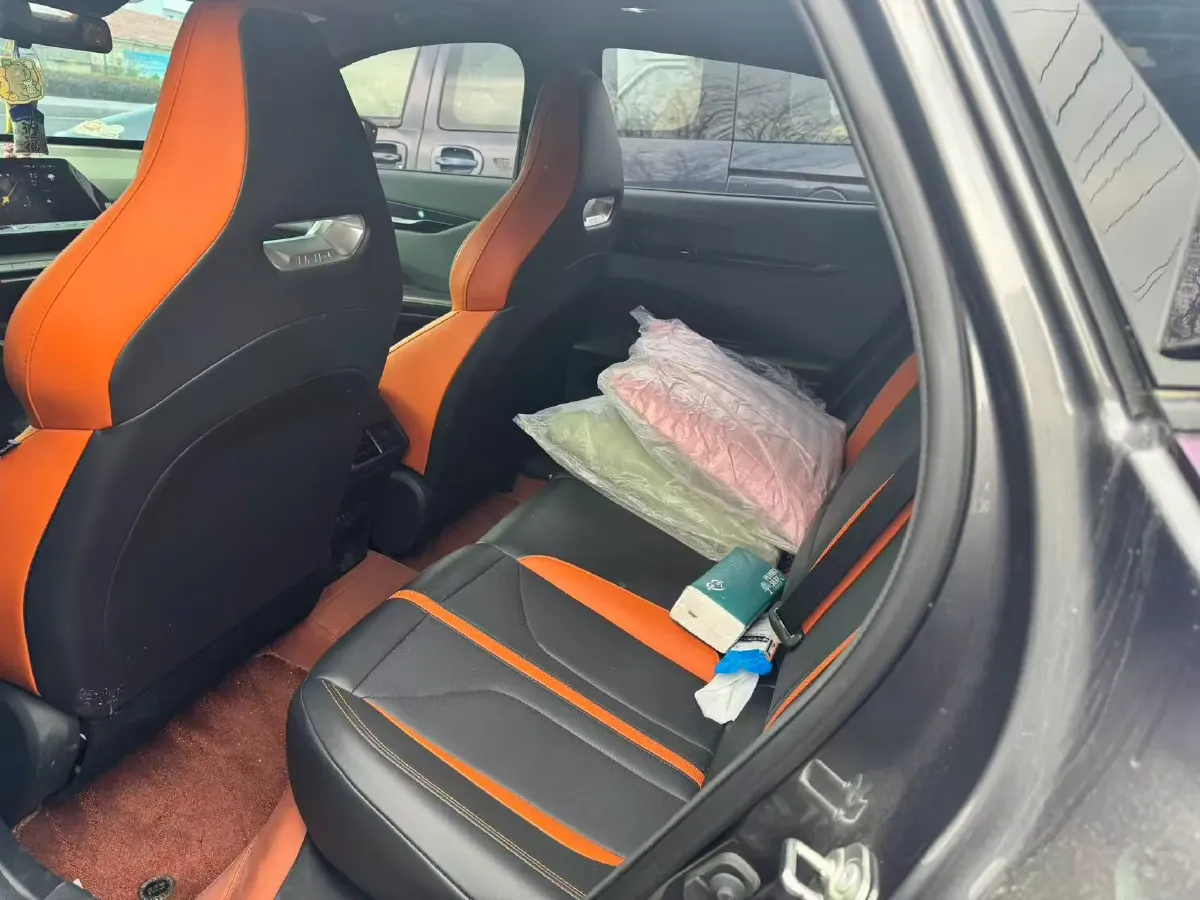 2023 ChangAn UNI-V 1.5T 188HP L4 7DCT,autocango,china used car exporter,china ev exporter,chinese used car exporter,chinese used ev exporter