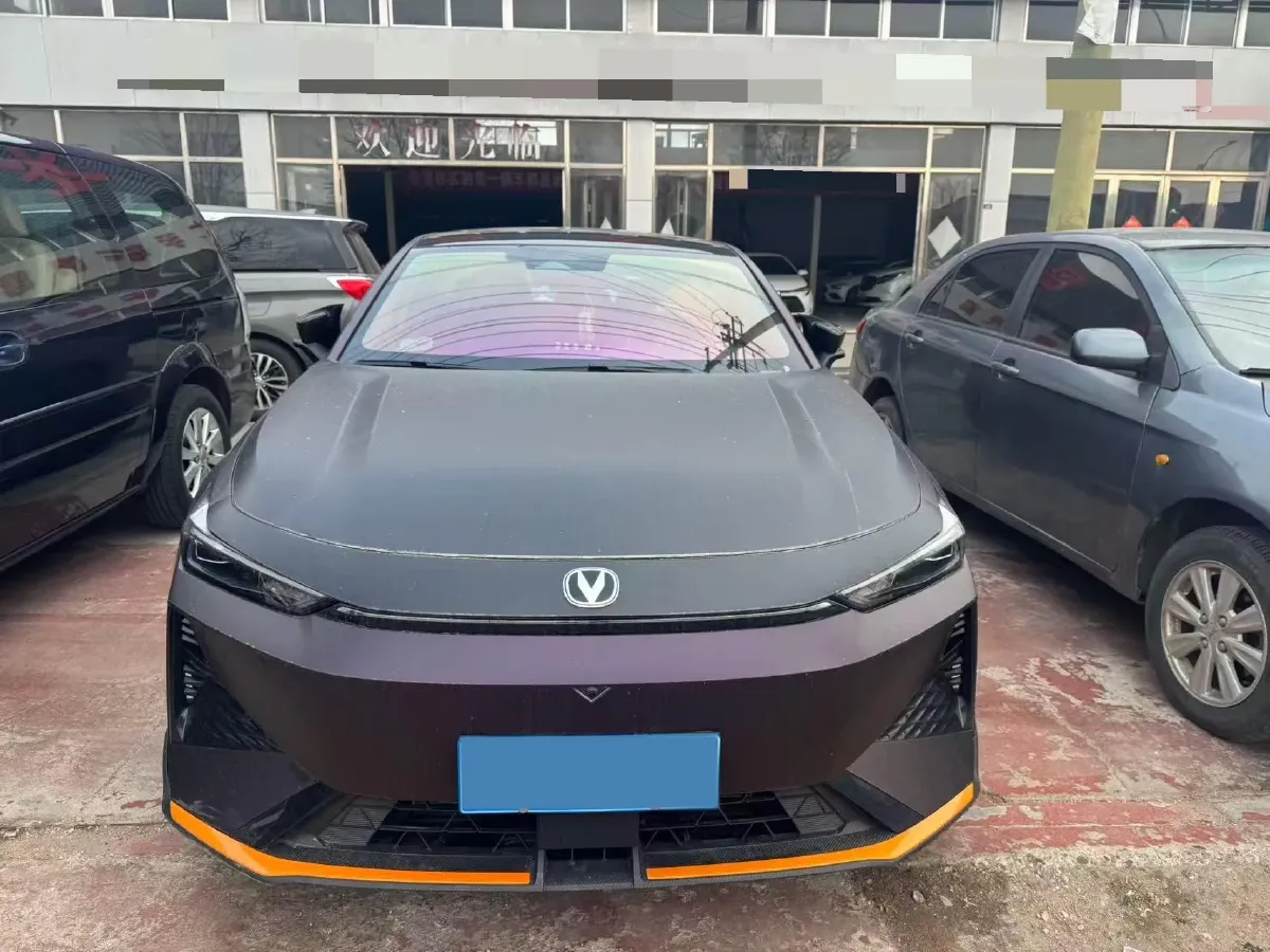 2023 ChangAn UNI-V 1.5T 188HP L4 7DCT,autocango,china used car exporter,china ev exporter,chinese used car exporter,chinese used ev exporter