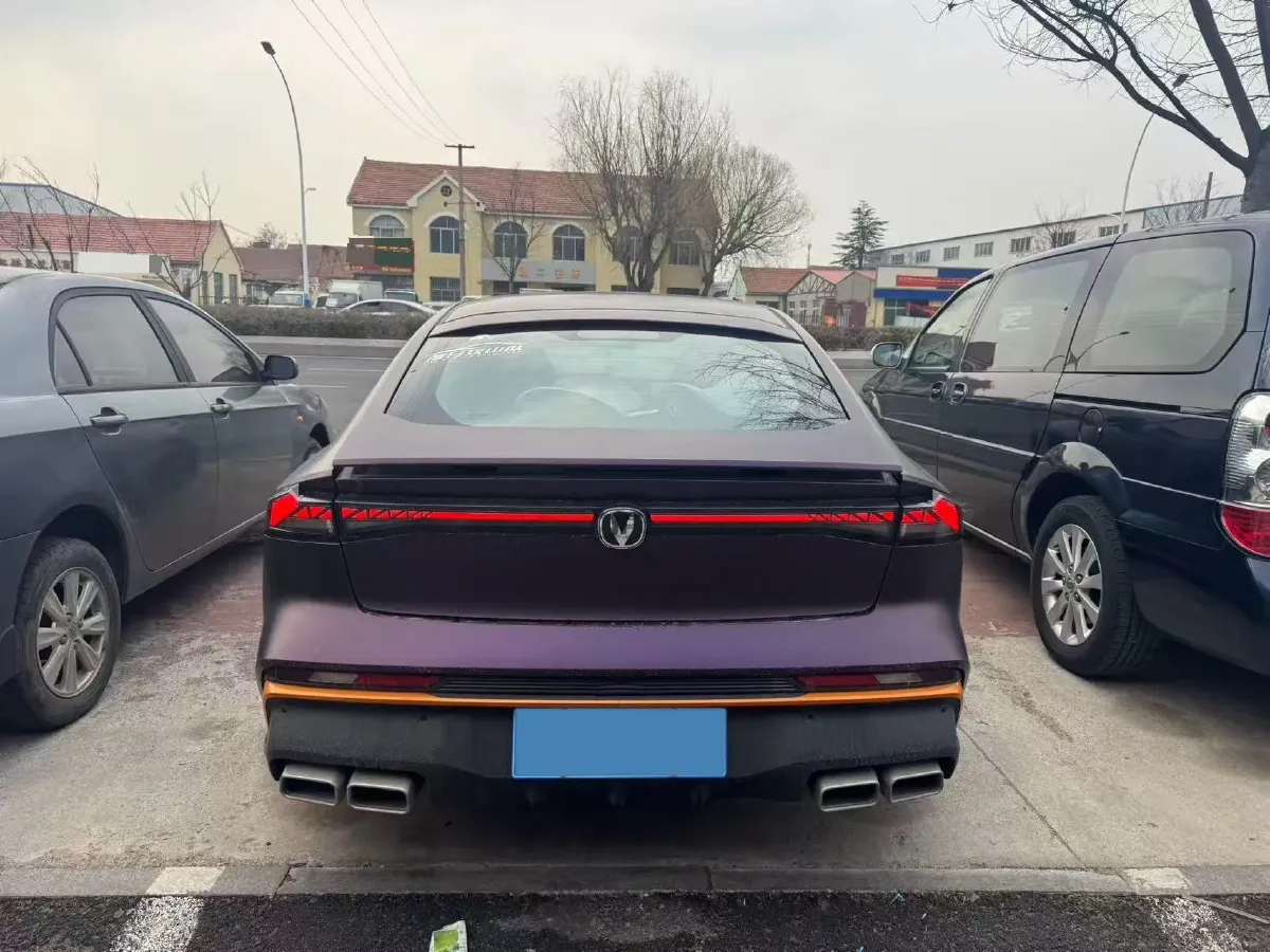 2023 ChangAn UNI-V 1.5T 188HP L4 7DCT,autocango,china used car exporter,china ev exporter,chinese used car exporter,chinese used ev exporter