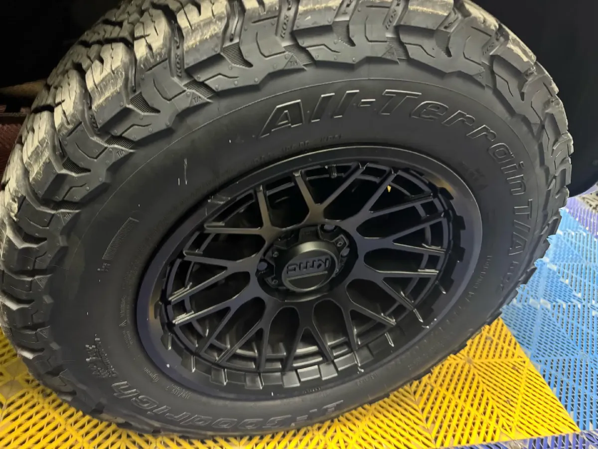 2024 Tank 400 2.0T 252HP L4 9AT PHEV 36.7/37.1KWH,autocango,china used car exporter,china ev exporter,chinese used car exporter,chinese used ev exporter