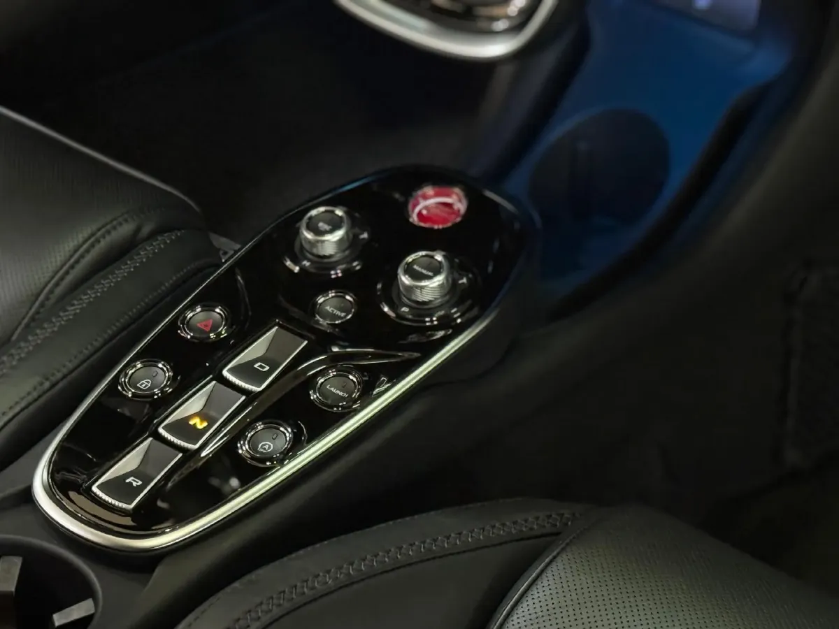 2023 McLaren GT 4.0T 620HP V8 7DCT,autocango,china used car exporter,china ev exporter,chinese used car exporter,chinese used ev exporter