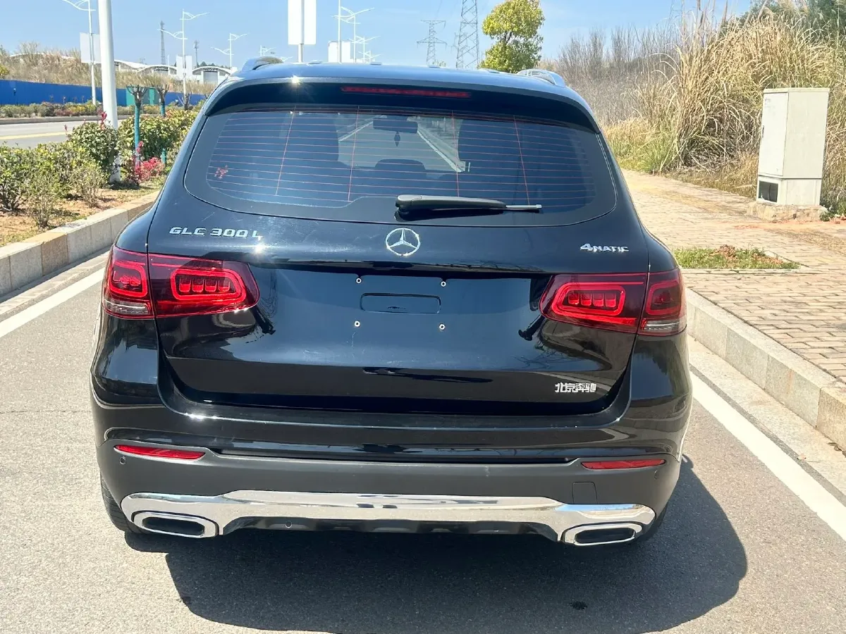 2022 Mercedes-Benz GLC Class 2.0T 197HP L4 9AT,autocango,china used car exporter,china ev exporter,chinese used car exporter,chinese used ev exporter