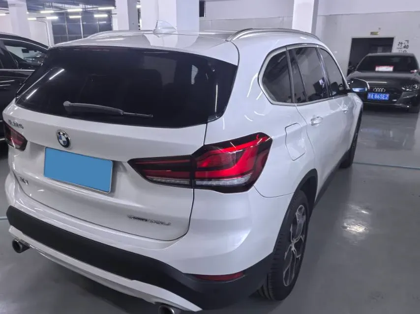 2022 BMW X1 2.0T 192HP L4 7DCT,autocango,china used car exporter,china ev exporter,chinese used car exporter,chinese used ev exporter