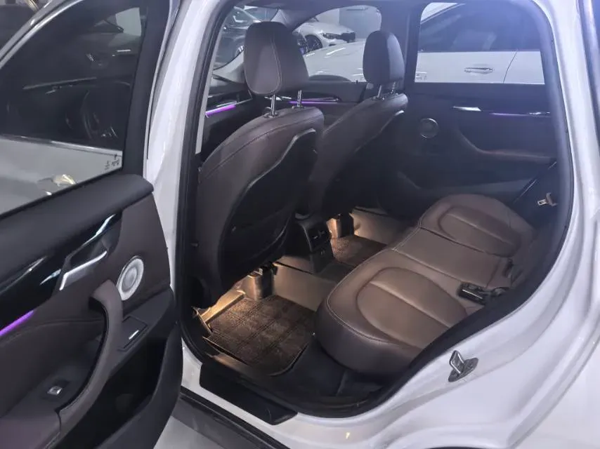 2022 BMW X1 2.0T 192HP L4 7DCT,autocango,china used car exporter,china ev exporter,chinese used car exporter,chinese used ev exporter