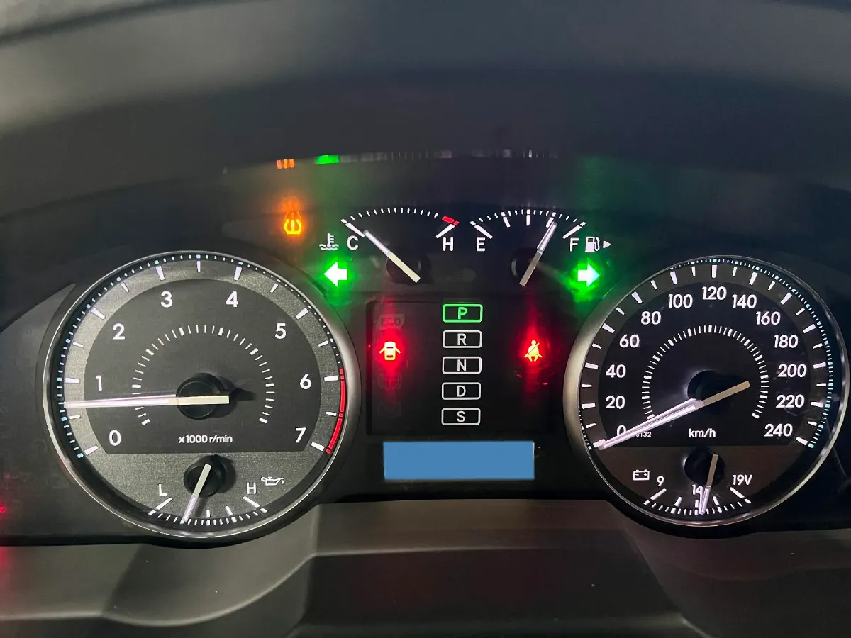 2015 Toyota Land Cruiser 4.0L 275HP V6 5AT,autocango,china used car exporter,china ev exporter,chinese used car exporter,chinese used ev exporter