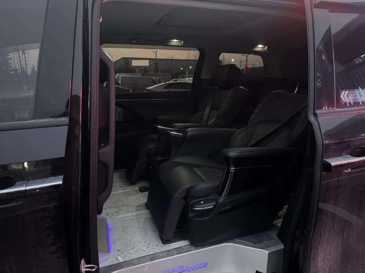 2024 GAC Trumpchi M8 2.0T 252HP L4 8AT,autocango,china used car exporter,china ev exporter,chinese used car exporter,chinese used ev exporter