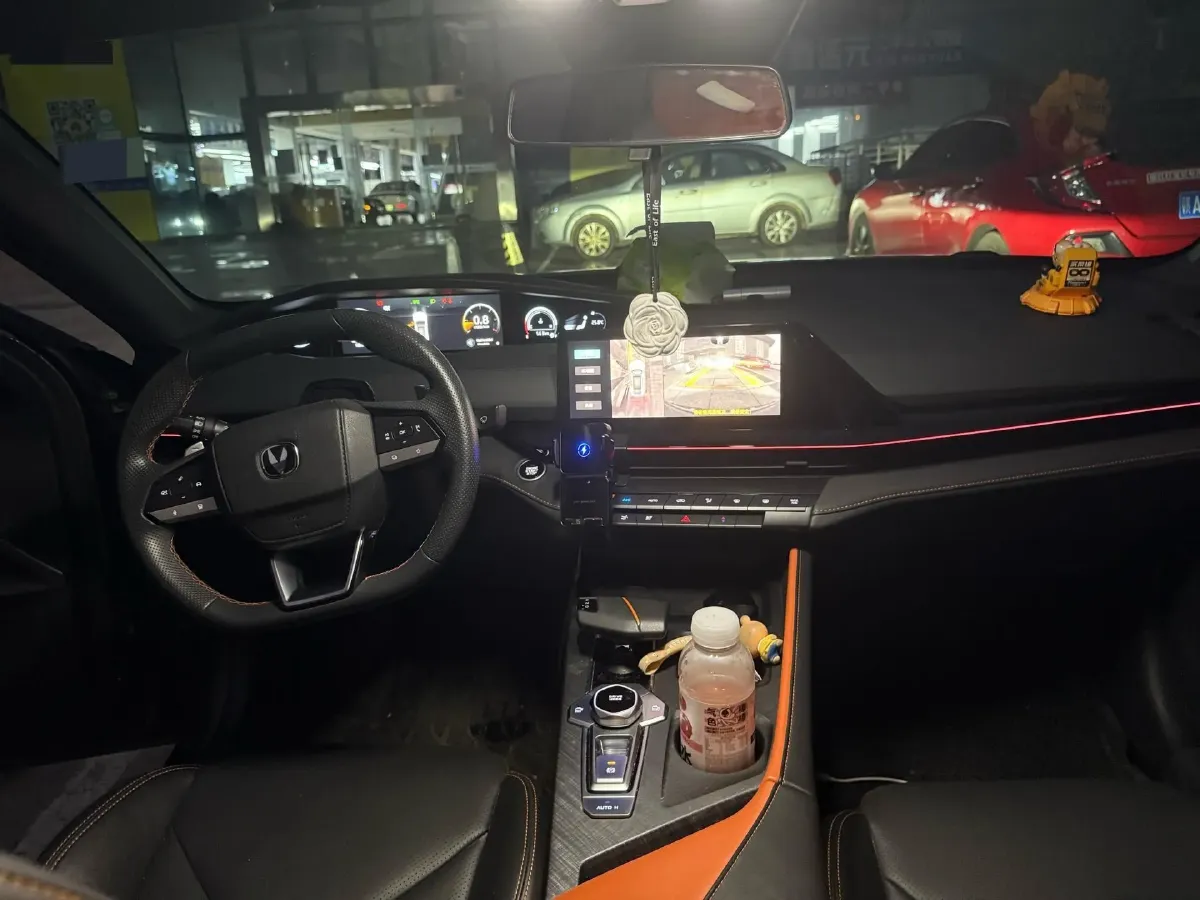 2022 ChangAn UNI-V 1.5T 188HP L4 7DCT,autocango,china used car exporter,china ev exporter,chinese used car exporter,chinese used ev exporter