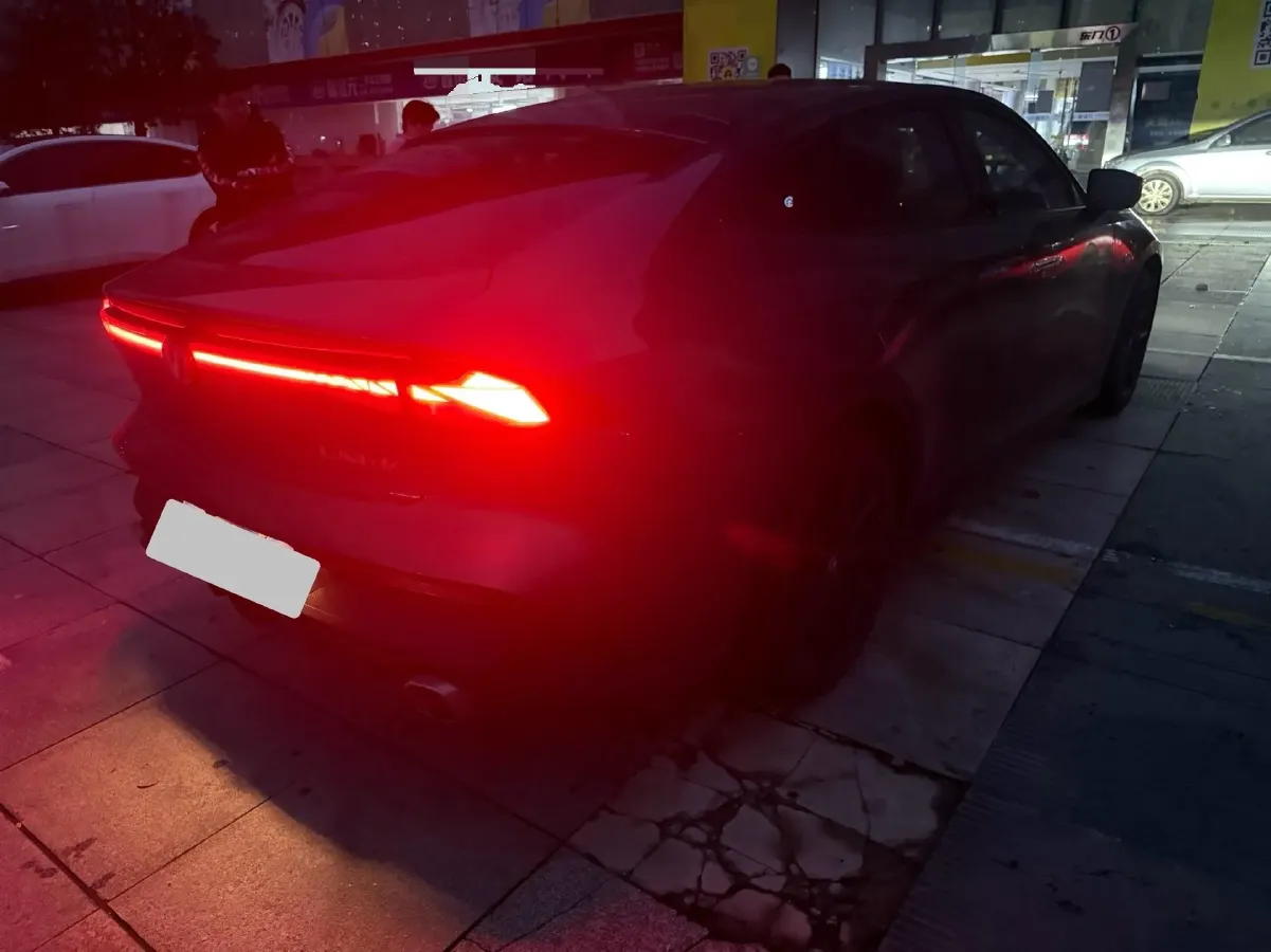 2022 ChangAn UNI-V 1.5T 188HP L4 7DCT,autocango,china used car exporter,china ev exporter,chinese used car exporter,chinese used ev exporter