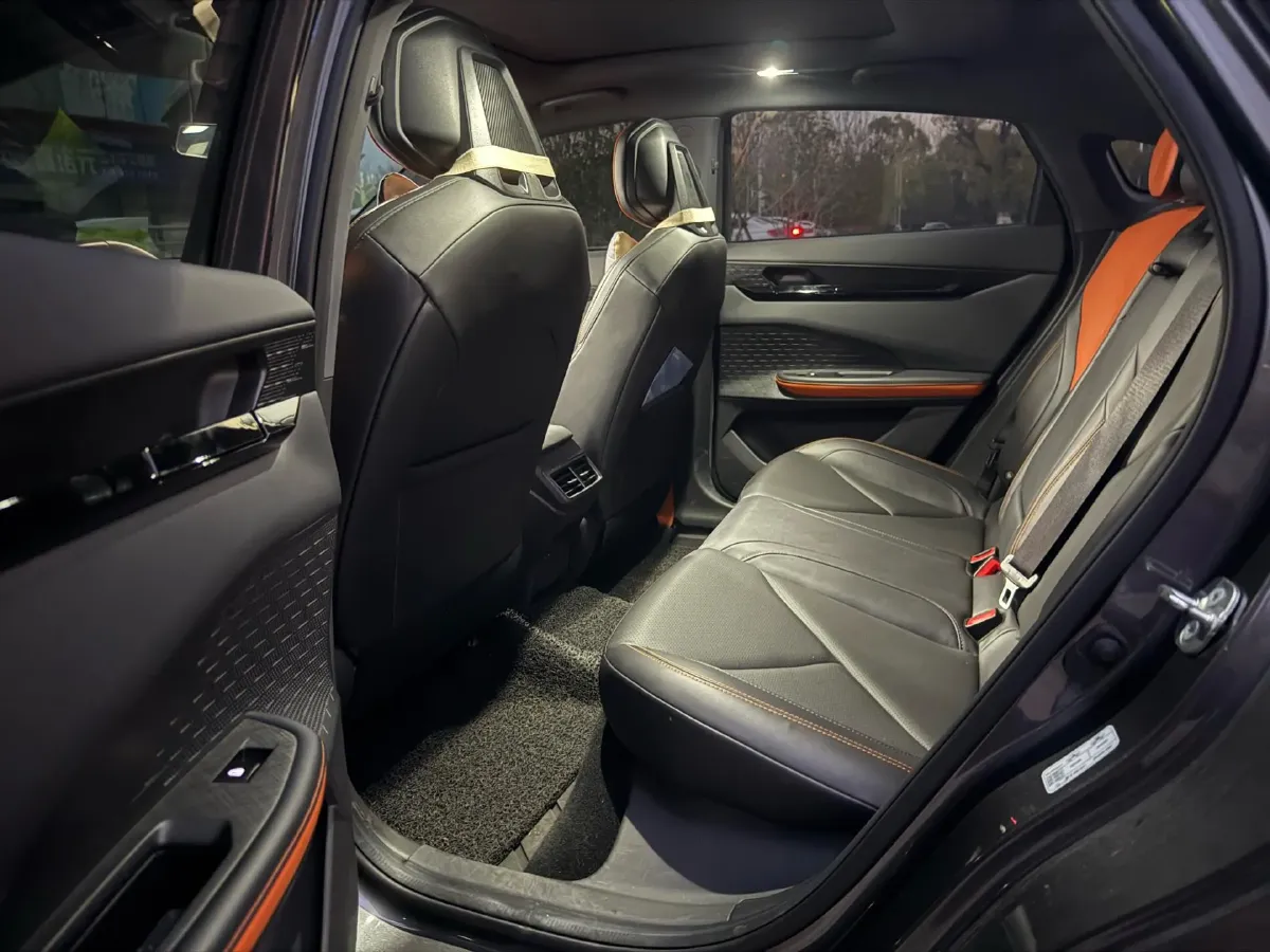 2022 ChangAn UNI-V 1.5T 188HP L4 7DCT,autocango,china used car exporter,china ev exporter,chinese used car exporter,chinese used ev exporter