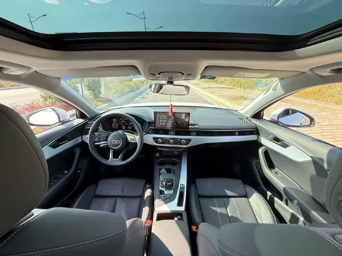 2020 Audi A4L 2.0T 190HP L4 7DCT,autocango,china used car exporter,china ev exporter,chinese used car exporter,chinese used ev exporter