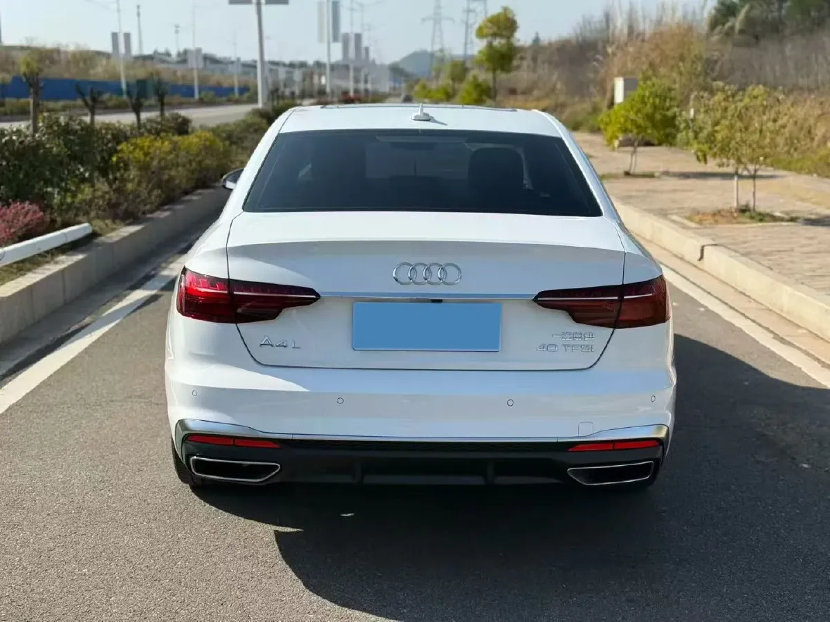2020 Audi A4L 2.0T 190HP L4 7DCT,autocango,china used car exporter,china ev exporter,chinese used car exporter,chinese used ev exporter