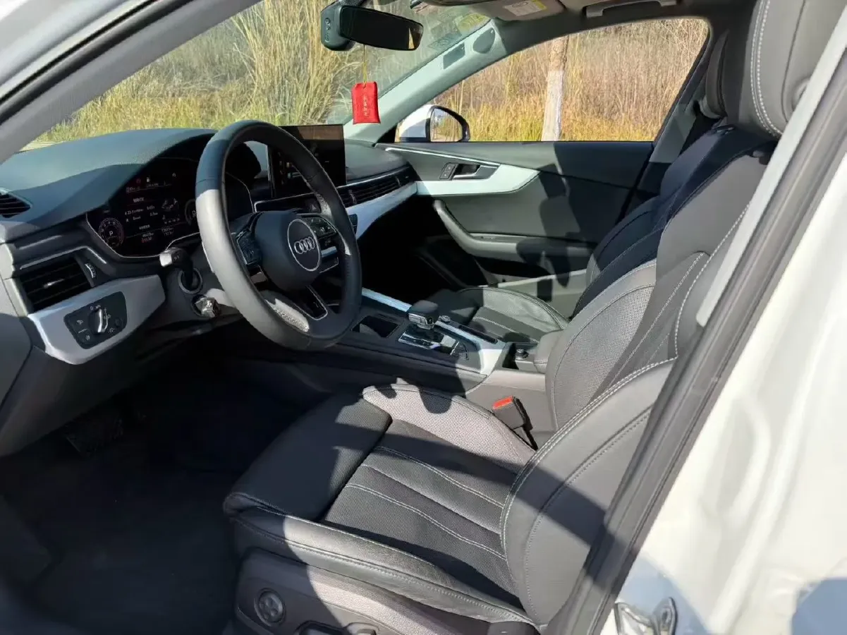 2020 Audi A4L 2.0T 190HP L4 7DCT,autocango,china used car exporter,china ev exporter,chinese used car exporter,chinese used ev exporter