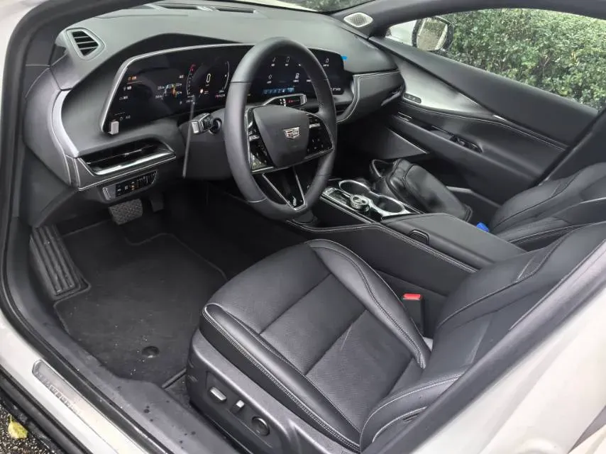 2023 Cadillac GT4 1.5T 211HP L4 9AT,autocango,china used car exporter,china ev exporter,chinese used car exporter,chinese used ev exporter