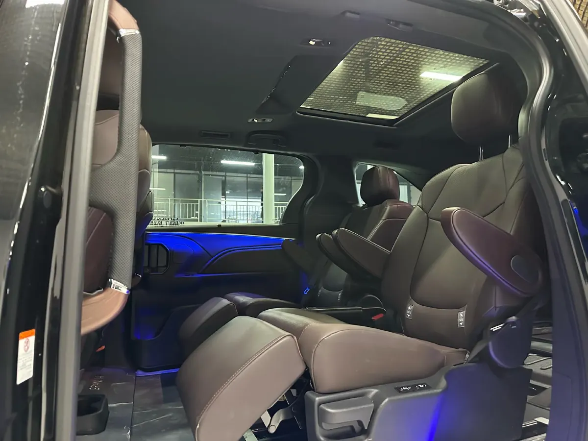 2024 Toyota Granvia 2.5L 189HP L4 E-CVT Hybrid,autocango,china used car exporter,china ev exporter,chinese used car exporter,chinese used ev exporter