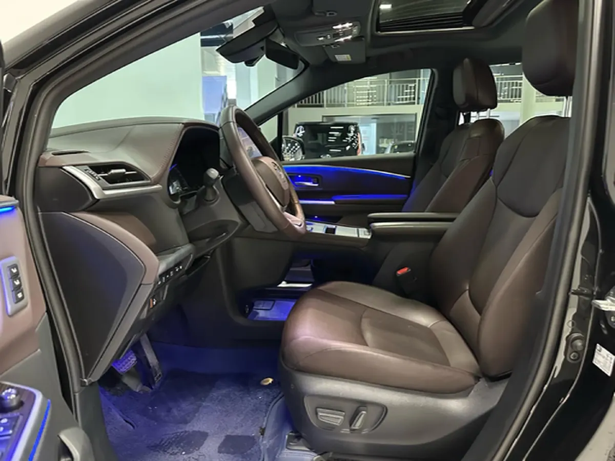 2024 Toyota Granvia 2.5L 189HP L4 E-CVT Hybrid,autocango,china used car exporter,china ev exporter,chinese used car exporter,chinese used ev exporter