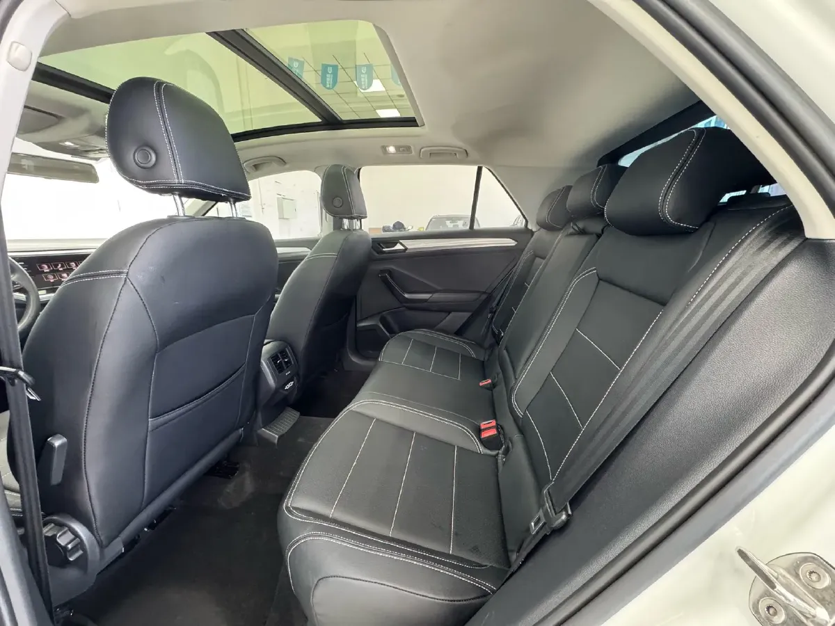 2021 Volkswagen T-Roc 1.4T 150HP L4 7DCT,autocango,china used car exporter,china ev exporter,chinese used car exporter,chinese used ev exporter