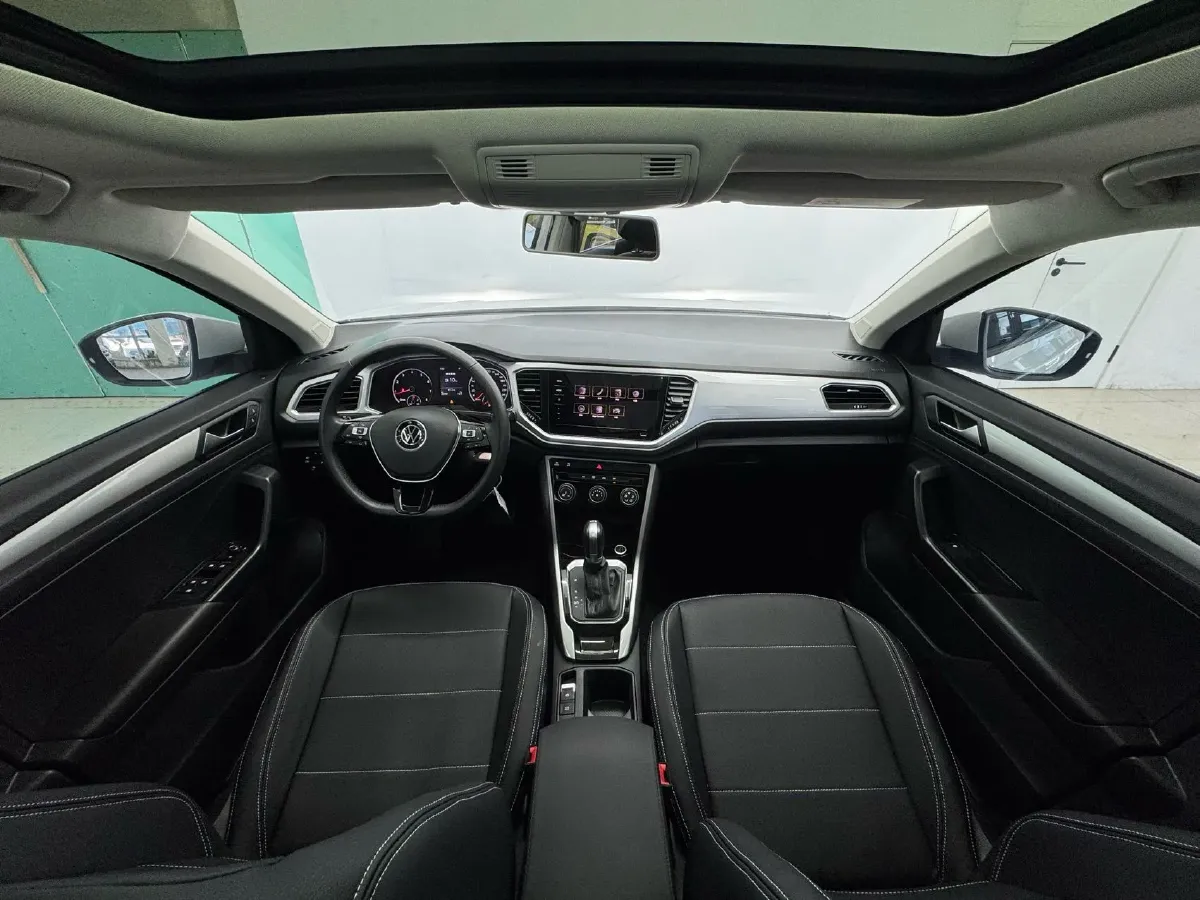 2021 Volkswagen T-Roc 1.4T 150HP L4 7DCT,autocango,china used car exporter,china ev exporter,chinese used car exporter,chinese used ev exporter