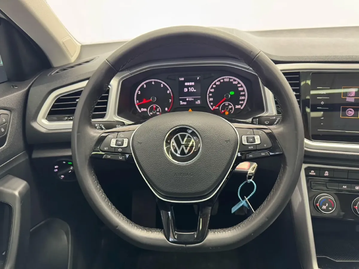 2021 Volkswagen T-Roc 1.4T 150HP L4 7DCT,autocango,china used car exporter,china ev exporter,chinese used car exporter,chinese used ev exporter