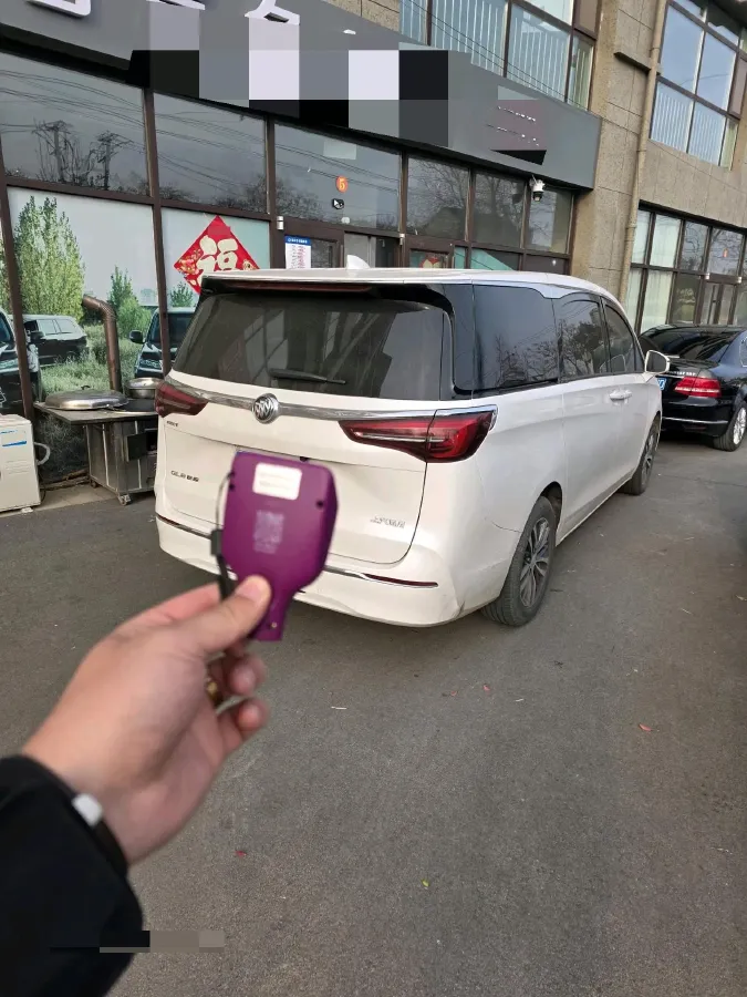 2022 Buick GL8 2.0T 237HP L4 9AT,autocango,china used car exporter,china ev exporter,chinese used car exporter,chinese used ev exporter