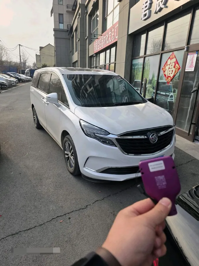 2022 Buick GL8 2.0T 237HP L4 9AT,autocango,china used car exporter,china ev exporter,chinese used car exporter,chinese used ev exporter