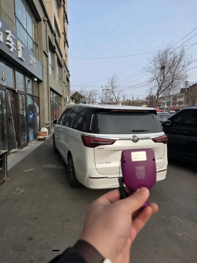 2022 Buick GL8 2.0T 237HP L4 9AT,autocango,china used car exporter,china ev exporter,chinese used car exporter,chinese used ev exporter