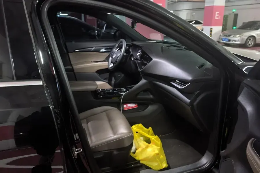 2022 Buick EnvisionPlus 2.0T 237HP L4 9AT,autocango,china used car exporter,china ev exporter,chinese used car exporter,chinese used ev exporter