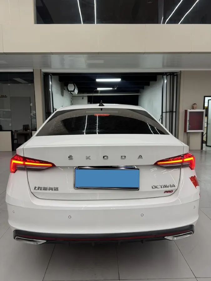 2022 Skoda Octavia 1.4T 150HP L4 7DCT,autocango,china used car exporter,china ev exporter,chinese used car exporter,chinese used ev exporter