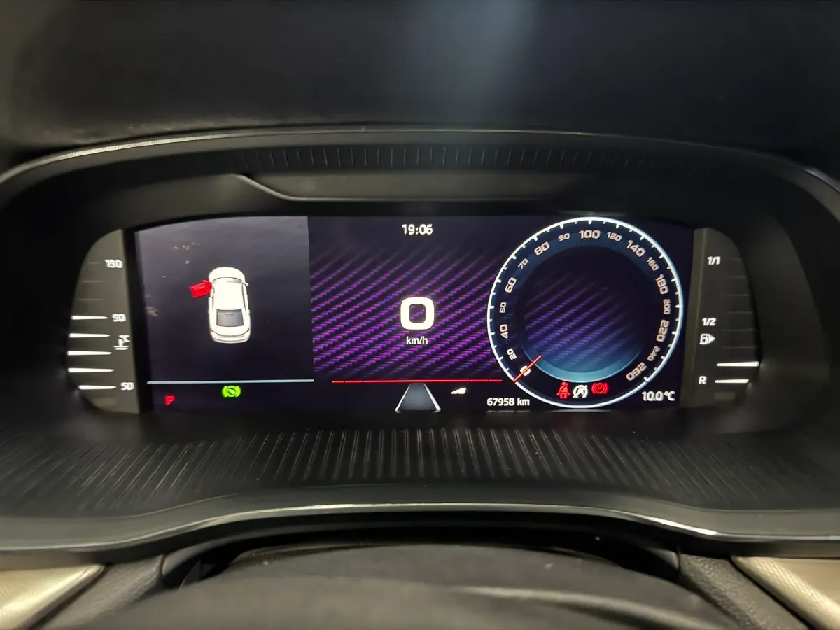 2022 Skoda Octavia 1.4T 150HP L4 7DCT,autocango,china used car exporter,china ev exporter,chinese used car exporter,chinese used ev exporter