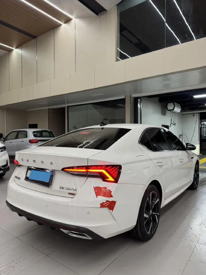 2022 Skoda Octavia 1.4T 150HP L4 7DCT,autocango,china used car exporter,china ev exporter,chinese used car exporter,chinese used ev exporter