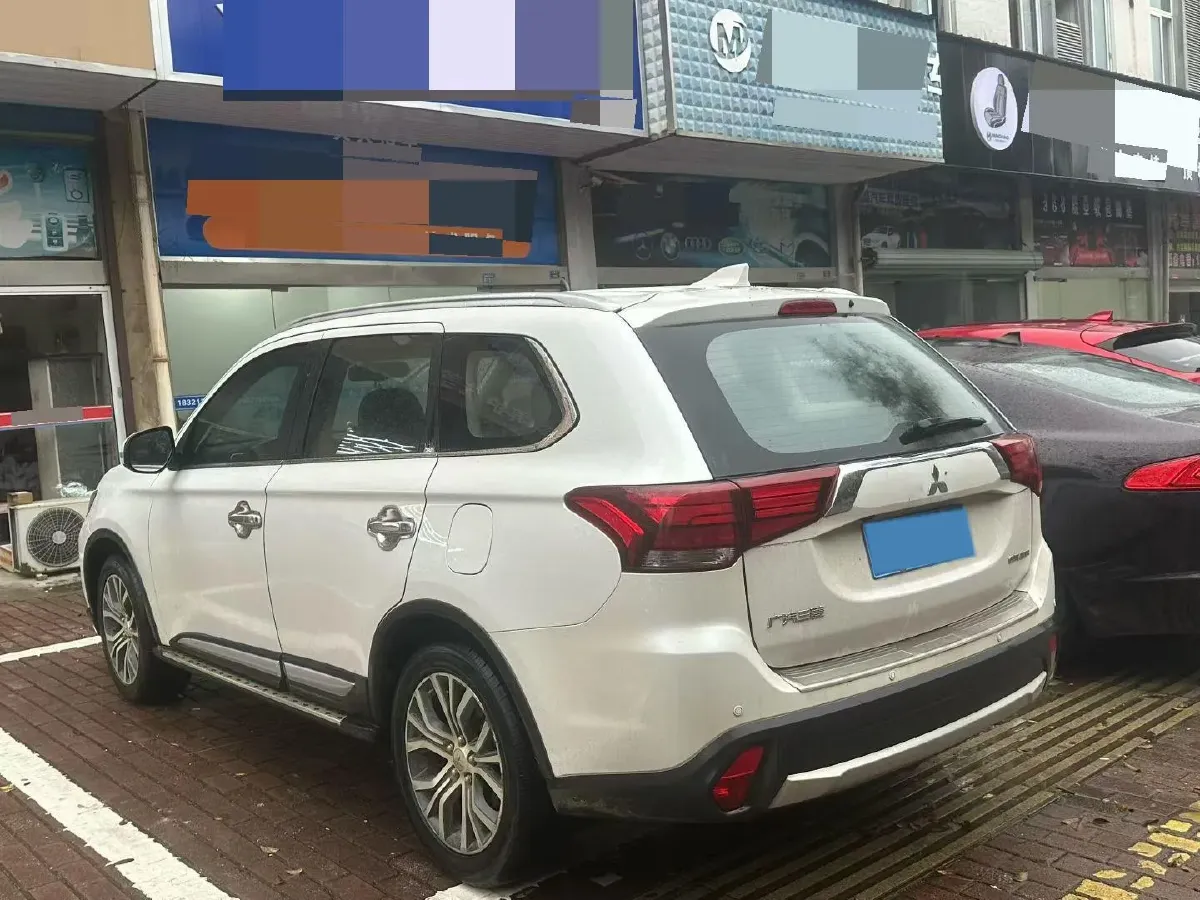 2018 Mitsubishi Outlander 2.0L 166HP L4 CVT,autocango,china used car exporter,china ev exporter,chinese used car exporter,chinese used ev exporter