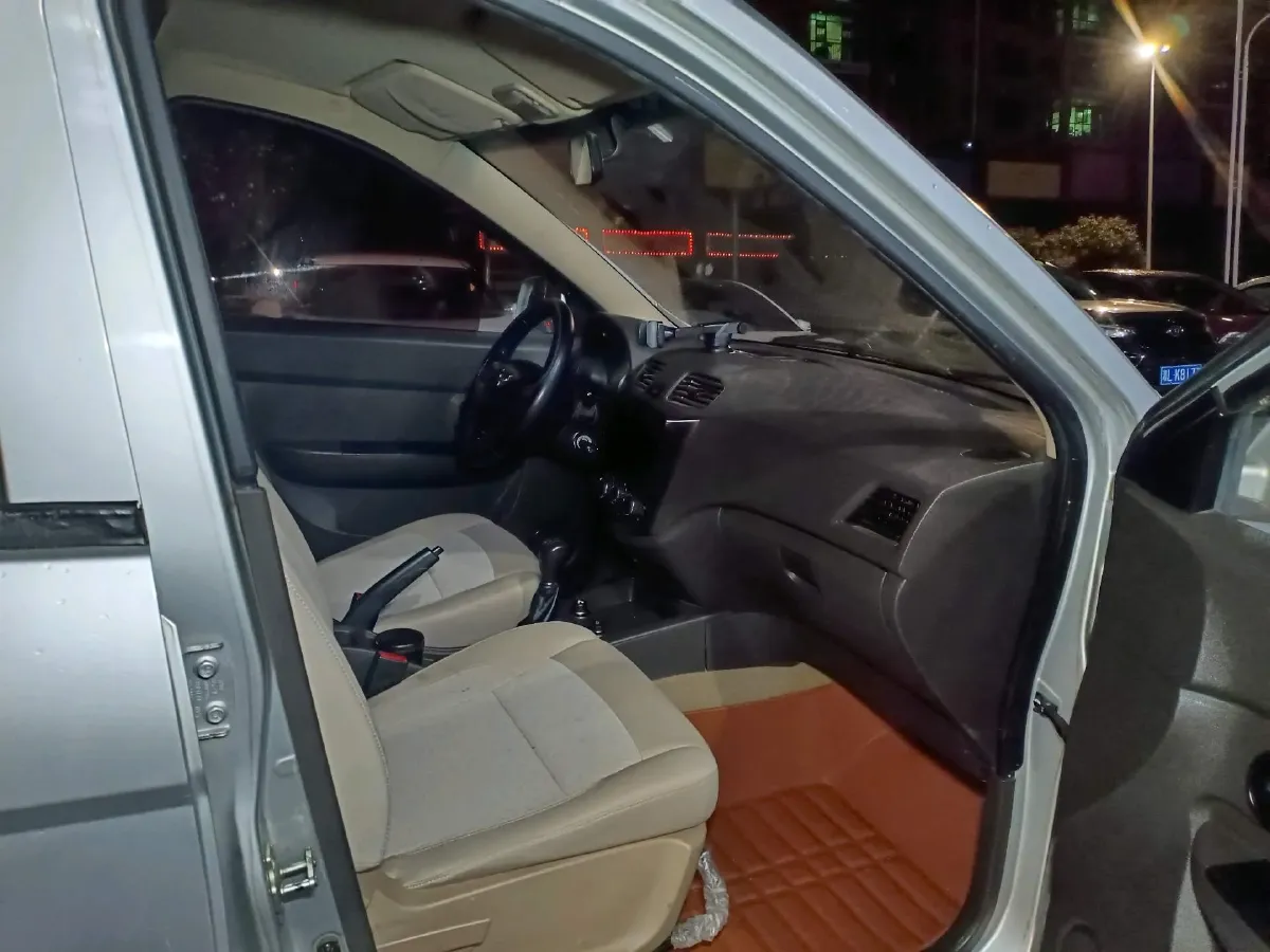 2016 WuLing HongGuang 1.5L 112HP L4 5MT,autocango,china used car exporter,china ev exporter,chinese used car exporter,chinese used ev exporter