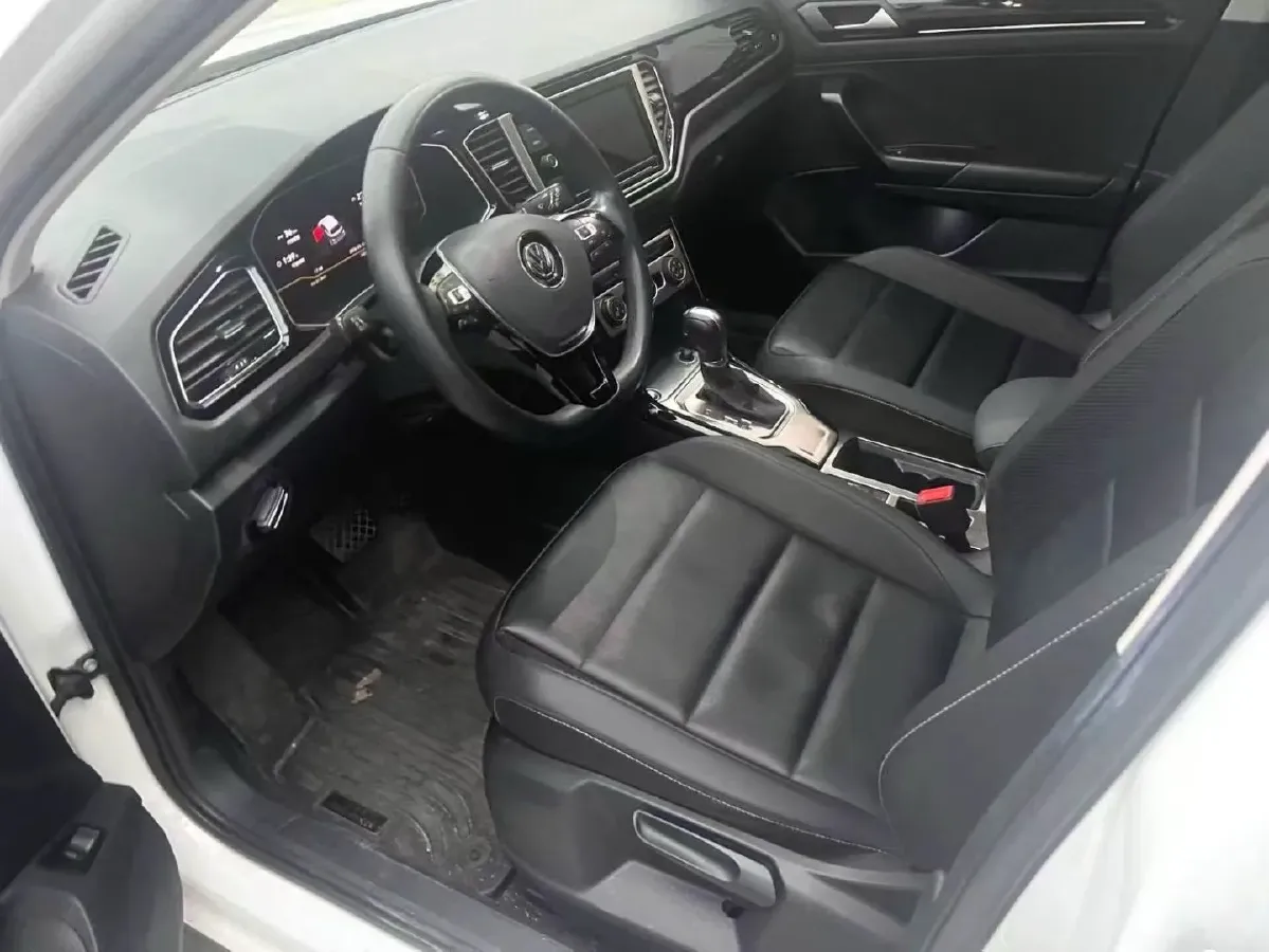 2020 Volkswagen T-Roc 1.4T 150HP L4 7DCT,autocango,china used car exporter,china ev exporter,chinese used car exporter,chinese used ev exporter