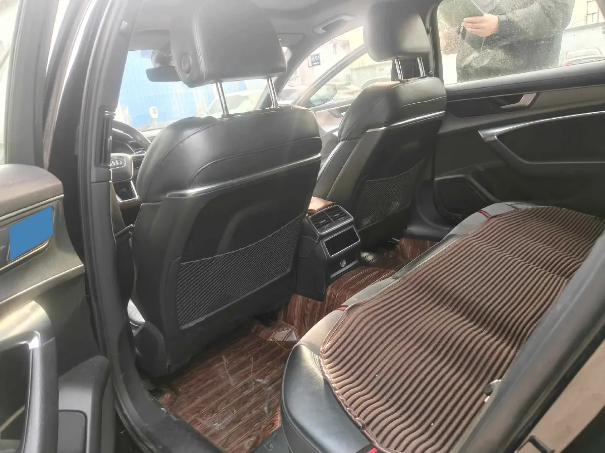 2019 Mercedes-Benz E Class 1.5T 184HP L4 9AT,autocango,china used car exporter,china ev exporter,chinese used car exporter,chinese used ev exporter