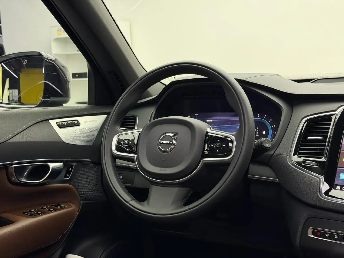 2023 Volvo XC90 2.0T 299HP L4 8AT,autocango,china used car exporter,china ev exporter,chinese used car exporter,chinese used ev exporter