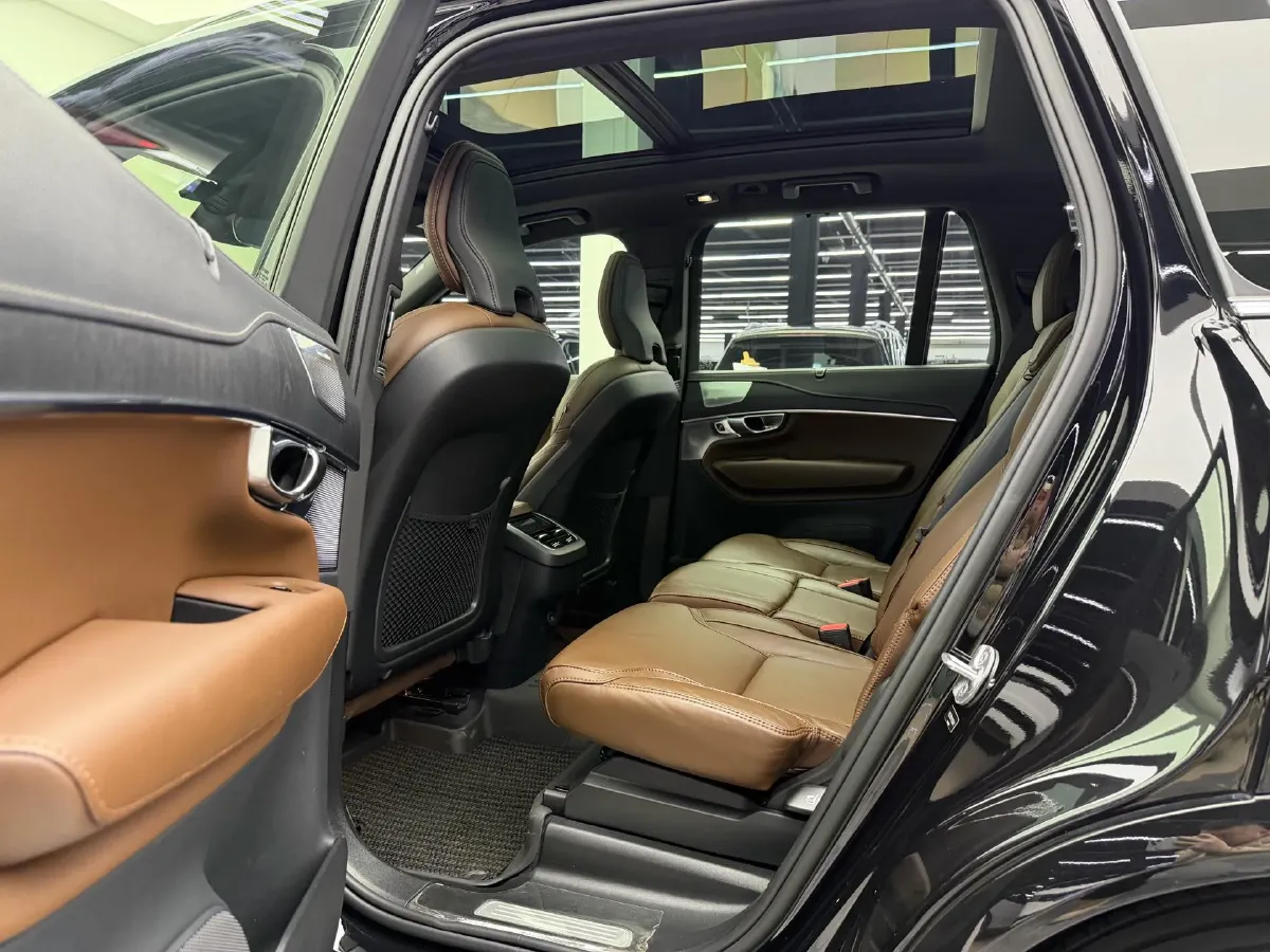 2023 Volvo XC90 2.0T 299HP L4 8AT,autocango,china used car exporter,china ev exporter,chinese used car exporter,chinese used ev exporter
