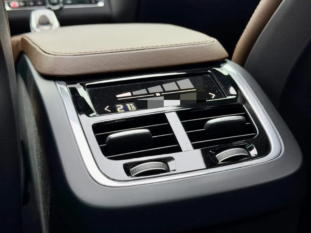 2023 Volvo XC90 2.0T 299HP L4 8AT,autocango,china used car exporter,china ev exporter,chinese used car exporter,chinese used ev exporter