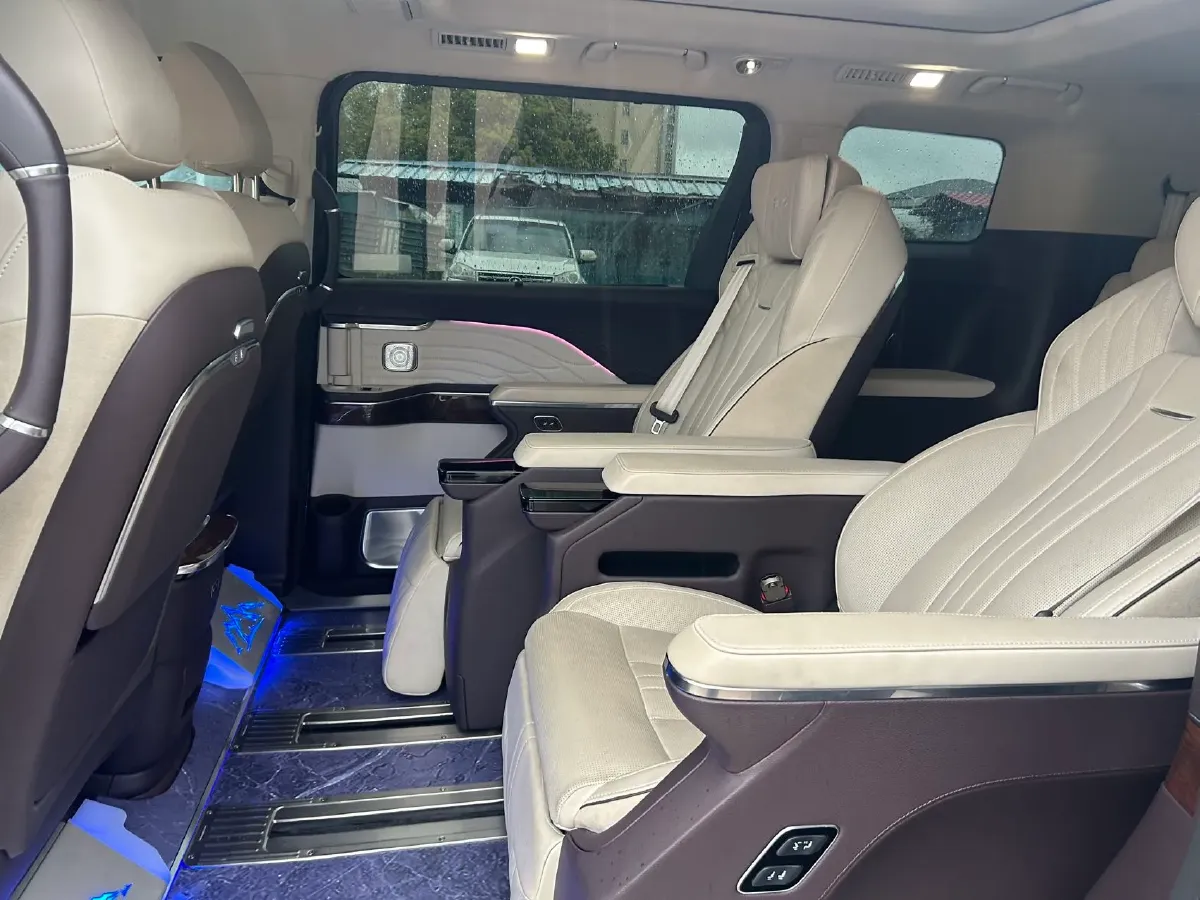 2023 HongQi HQ9 2.0T 252HP L4 8AT,autocango,china used car exporter,china ev exporter,chinese used car exporter,chinese used ev exporter