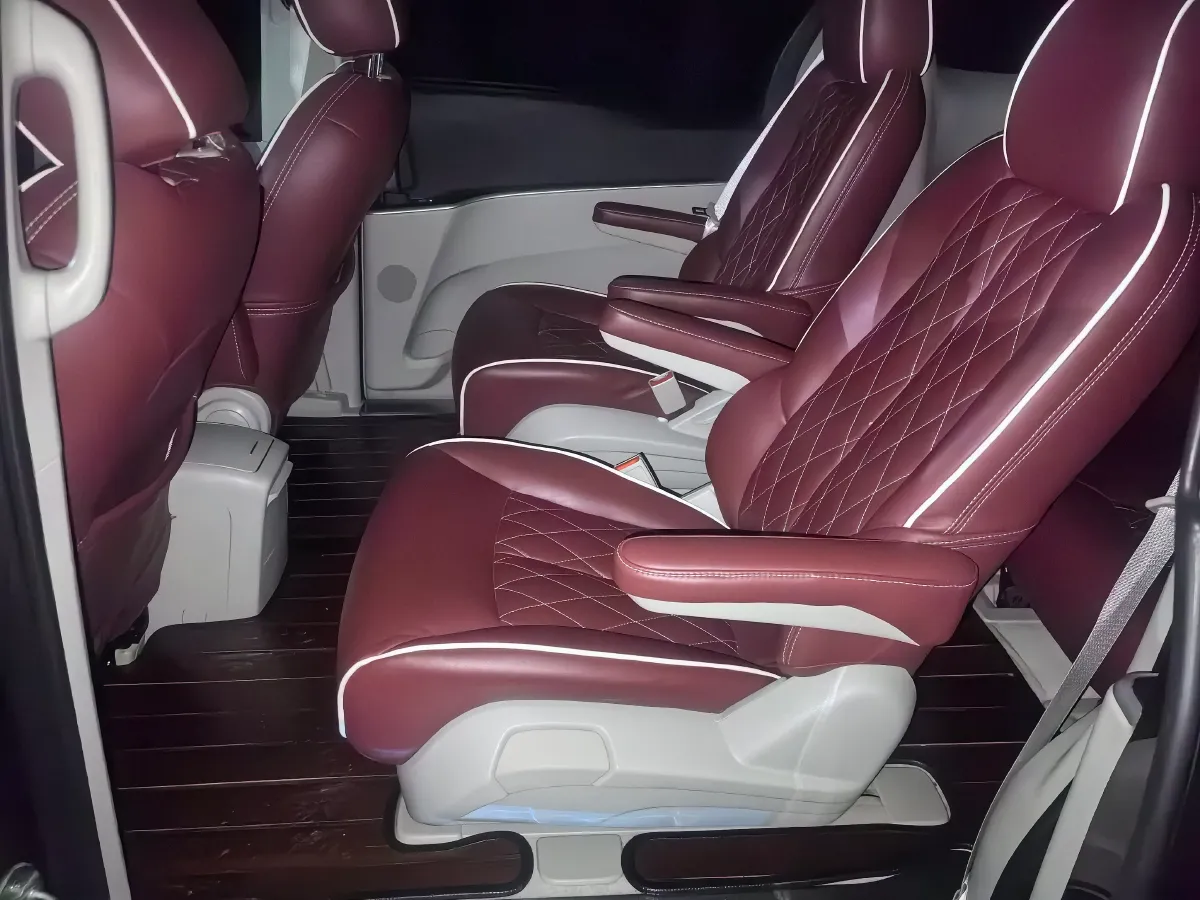 2023 Buick GL8 2.0T 237HP L4 9AT,autocango,china used car exporter,china ev exporter,chinese used car exporter,chinese used ev exporter