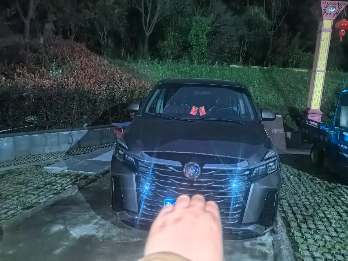 2023 Buick GL8 2.0T 237HP L4 9AT,autocango,china used car exporter,china ev exporter,chinese used car exporter,chinese used ev exporter