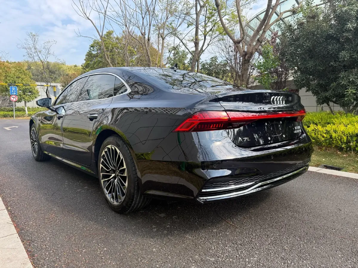 2022 Cadillac XT6 2.0T 237HP L4 9AT,autocango,china used car exporter,china ev exporter,chinese used car exporter,chinese used ev exporter