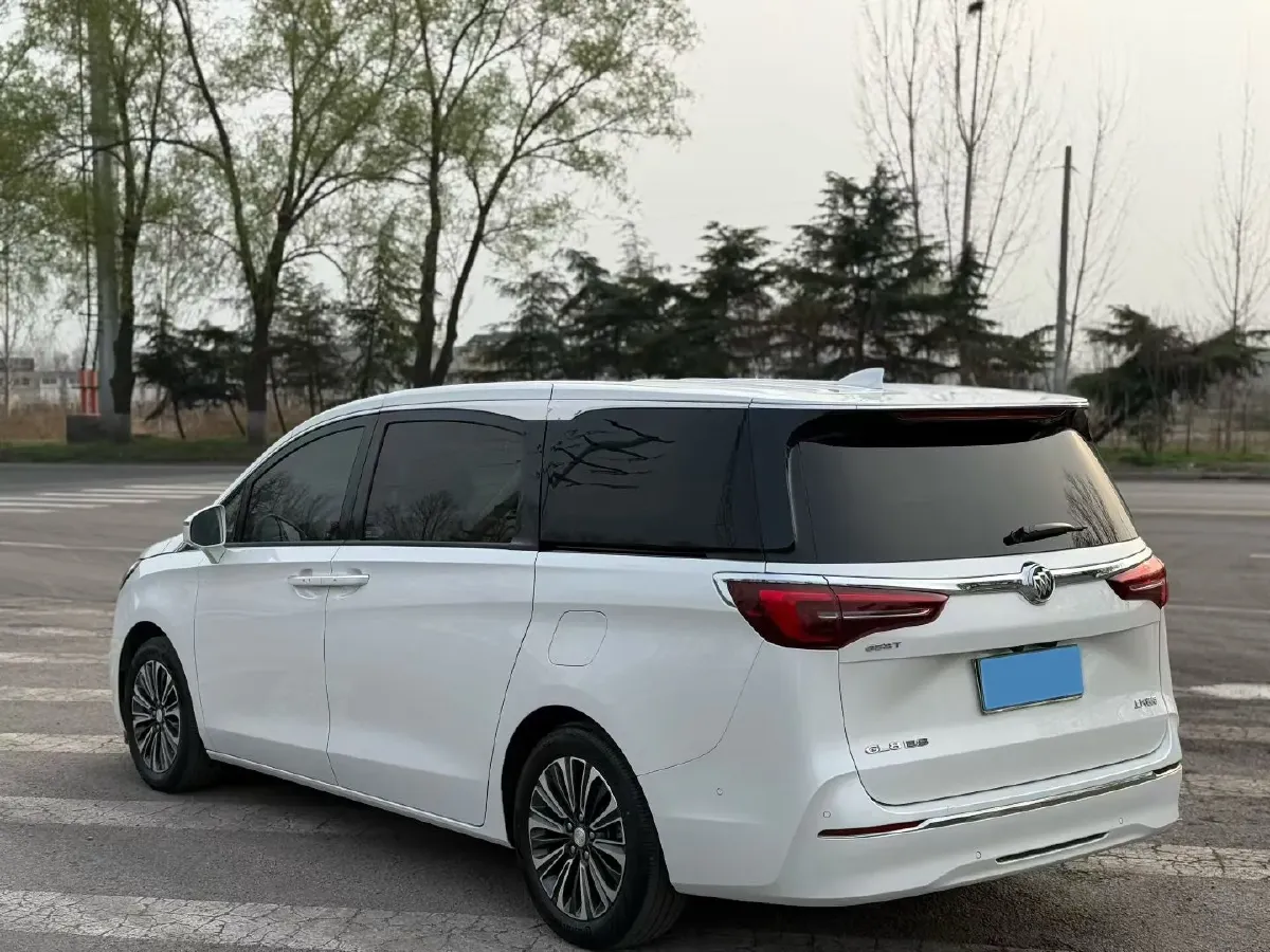 2022 Buick GL8 2.0T 237HP L4 9AT,autocango,china used car exporter,china ev exporter,chinese used car exporter,chinese used ev exporter