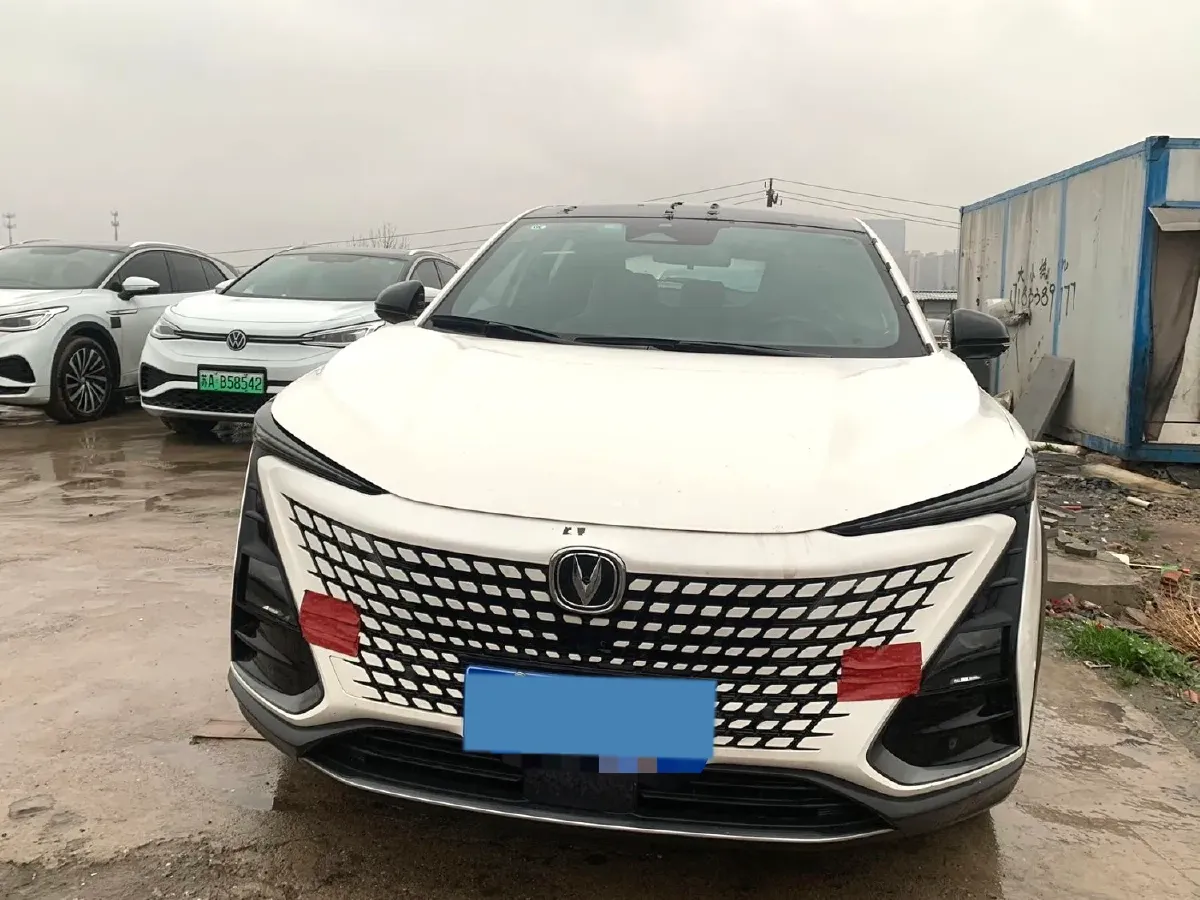 2022 ChangAn UNI-T 1.5T 188HP L4 7DCT,autocango,china used car exporter,china ev exporter,chinese used car exporter,chinese used ev exporter