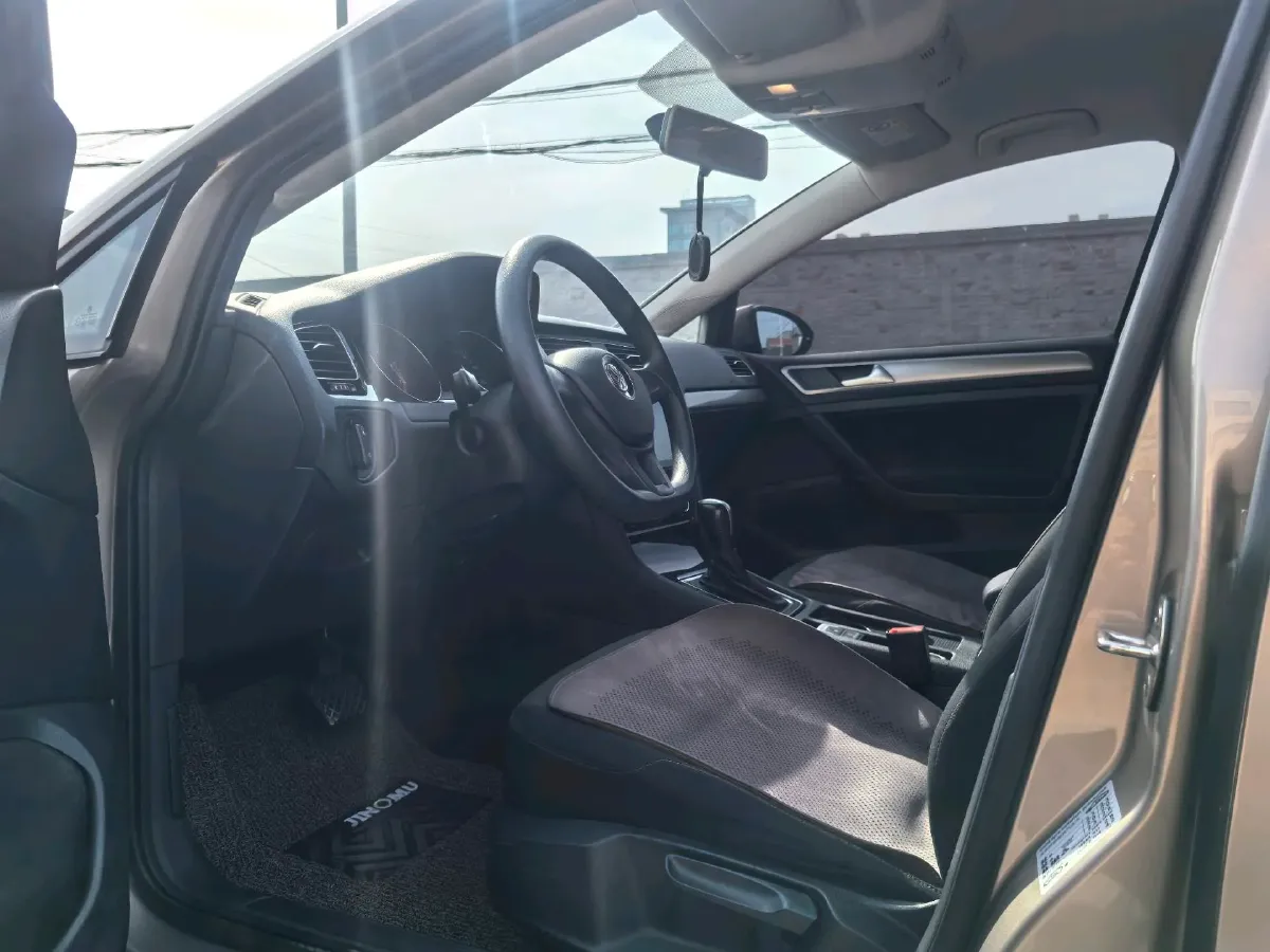 2018 Volkswagen Golf 1.6L 110HP L4 6AT,autocango,china used car exporter,china ev exporter,chinese used car exporter,chinese used ev exporter