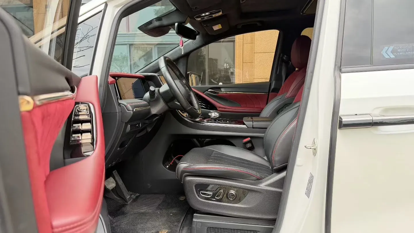 2023 GAC Trumpchi M8 2.0T 252HP L4 8AT,autocango,china used car exporter,china ev exporter,chinese used car exporter,chinese used ev exporter